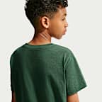 Playera para niños talla grande Nike Sportswear Club