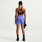 Shorts de ciclismo de tiro alto de 13 cm sin costura frontal para mujer Nike Universa