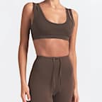 Brassière à encolure dégagée et double bretelle NikeSKIMS Matte pour femme