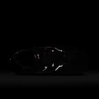 Γυναικεία παπούτσια Nike V5 RNR με ανακλαστικές λεπτομέρειες