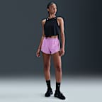 Shorts de correr Dri-FIT ADV de tiro medio de 8 cm con forro de ropa interior para mujer Nike AeroSwift