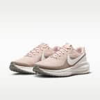 Tenis de correr en pavimento para mujer Nike Revolution 8