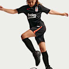Beşiktaş J.K. Older Kids' Nike Football Knit Shorts