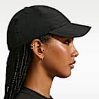 Nike Dri-FIT Club Unstructured Metal Swoosh Cap