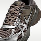 ナイキ V2K ラン メンズシューズ