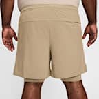 Shorts versátiles Dri-FIT de 18 cm 2 en 1 para hombre Nike Unlimited