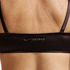 Brassière caraco à encolure dégagée NikeSKIMS Satin Shine pour femme