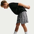 Shorts de básquetbol de malla Dri-FIT para niños talla grande Caitlin Clark