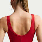 Traje de baño de una pieza con textura acanalada y espalda en U para mujer Natación Nike
