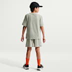 Nike Multi Dri-FIT Kısa Kollu Genç Çocuk (Erkek) Antrenman Üstü