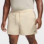 Shorts versátiles Dri-FIT de 13 cm sin forro para hombre Nike Form