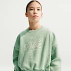 Nike Sportswear Club Fleece Older Kids' (Girls') Boxy Crew-Neck Sweatshirt