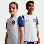 Chelsea F.C. Strike Third Older Kids' Nike Football Dri-FIT Short-Sleeve Top