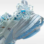 Nike V2K Run 女款藝術家系列女鞋