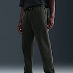 Pants de tejido Fleece con puño con efecto lavado para hombre Nike Sportswear Club