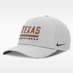 Gorra universitaria Nike Dri-FIT ajustable para hombre Texas Sideline Practice Rise