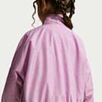 Chamarra de tejido Woven para niños talla pequeña Nike Club