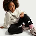 Conjunto de 2 piezas Nike Retro Remix con pants de pierna ancha en French Terry para niños talla pequeña
