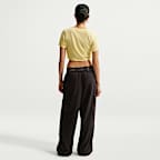 Haut court à manches courtes torsadé avec col en V NikeSKIMS Performance Cotton Blend pour femme