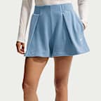 Shorts Nike Studio plisados de tiro alto para mujer y tejido Fleece ligero "French Terry"