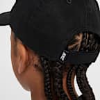 Gorra Futura con visera curva para niños talla pequeña Nike