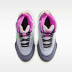 Botas para niños grandes con detalles reflejantes Nike Terrascout