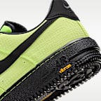 Tenis para hombre Nike Air Force 1 ’07 LX Vibram