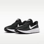 Nike Revolution 8 EasyOn Straßenlaufschuh (Herren)