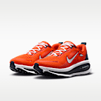 Nike Vomero 18 (Denver Broncos) Men's NFL Road Running Shoes