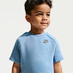 Conjunto de playera y shorts Tech Fleece para infantil Nike