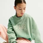 Nike Sportswear Club Fleece Older Kids' (Girls') Boxy Crew-Neck Sweatshirt