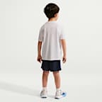 나이키 스포츠웨어 리틀키즈 드라이 핏 포 더 윈 그래픽 티셔츠 및 쇼츠 세트