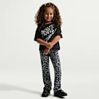 Nike T-Shirt mit Animal-Print für jüngere Kinder