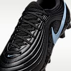 Tacos de fútbol de corte low para terreno duro Nike Tiempo Maestro Academy