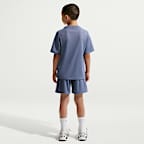 Shorts de entrenamiento con gráfico Dri-FIT para niño talla grande Nike Multi