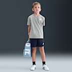 Conjunto de 2 piezas con shorts de tejido Knit Club para niños talla pequeña Nike