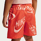 Conjunto de 2 piezas de playera Floatie y shorts infantil Nike Sportswear Club