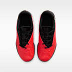 Nike Jr. Phantom 6 Low Club Big Kids' Indoor/Court Soccer Shoes