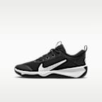 Nike Omni Multi-Court Genç Çocuk Kapalı Saha/Salon Ayakkabısı. Nike TR