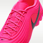 Tacos de futbol de corte low para terrenos múltiples Nike Tiempo Maestro Club