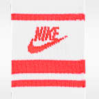 Nike Sportswear Dri-FIT Everyday Essential Crew Socks (3 Pairs)