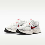 Nike V5 RNR Women's Shoes with Reflective Design Accents