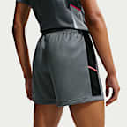 Shorts de fútbol Dri-FIT de 10 cm para mujer Nike Academy