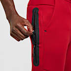 Joggers de tejido Fleece para hombre Nike Tech