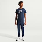 Playera para niños talla grande Nike Sportswear Club