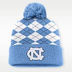 Gorro con pompón y dobladillo universitario marca Jordan para hombre North Carolina Peak Argyle