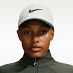Gorra Swoosh con estructura Nike Dri-FIT Club