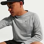 Playera de cuello redondo de manga larga Dri-FIT UV para niño talla grande Nike Primary Nano