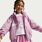 Chamarra de tejido Woven para niños talla pequeña Nike Club