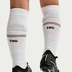 Kit de 3 piezas de fútbol Nike Replica para niños talla pequeña Inglaterra local 2026 Stadium